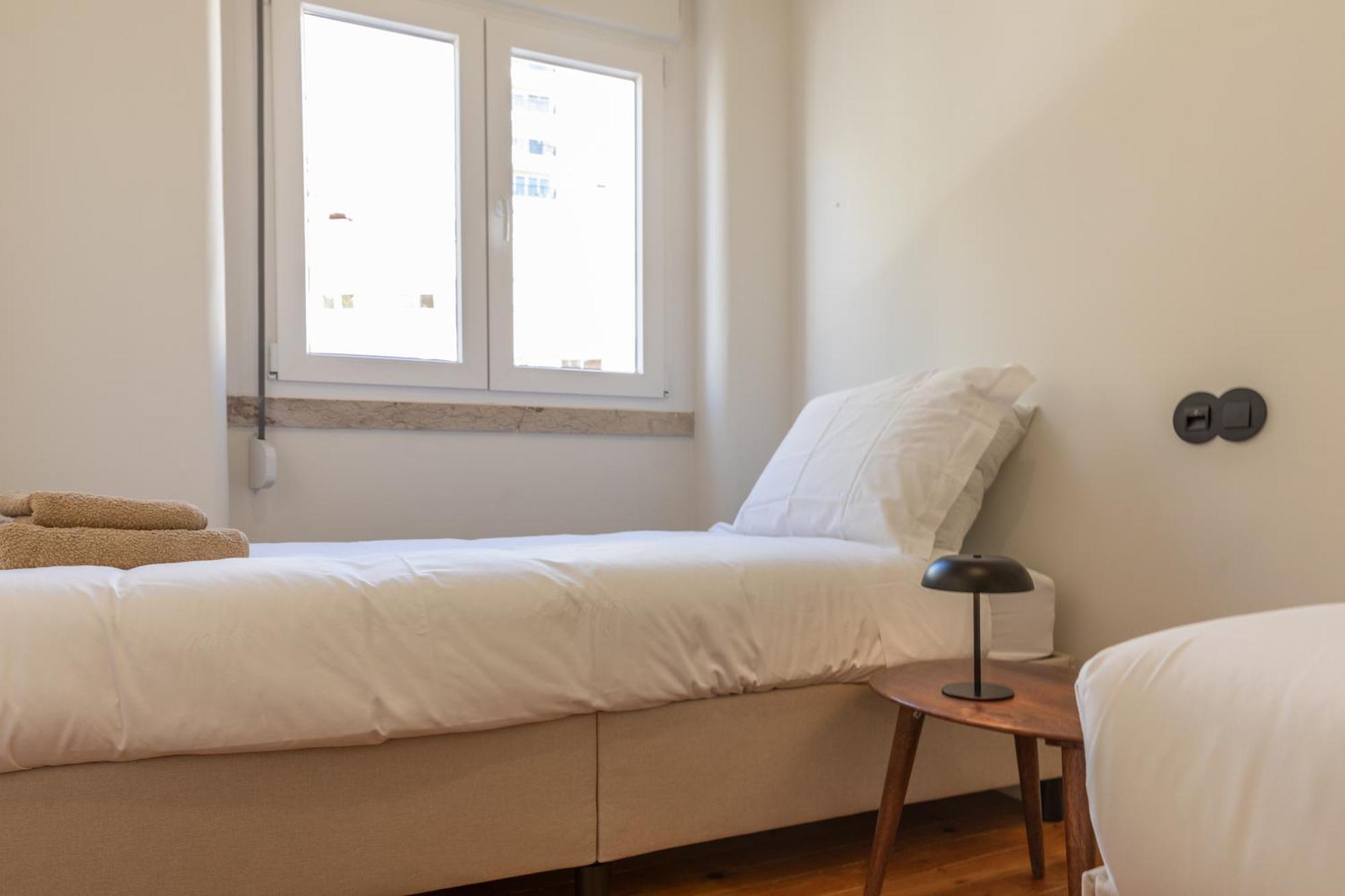 Alvalade 58 - Charming 2 Bedroom Apartment With Ac Near The Airport And City Center Лиссабон Экстерьер фото